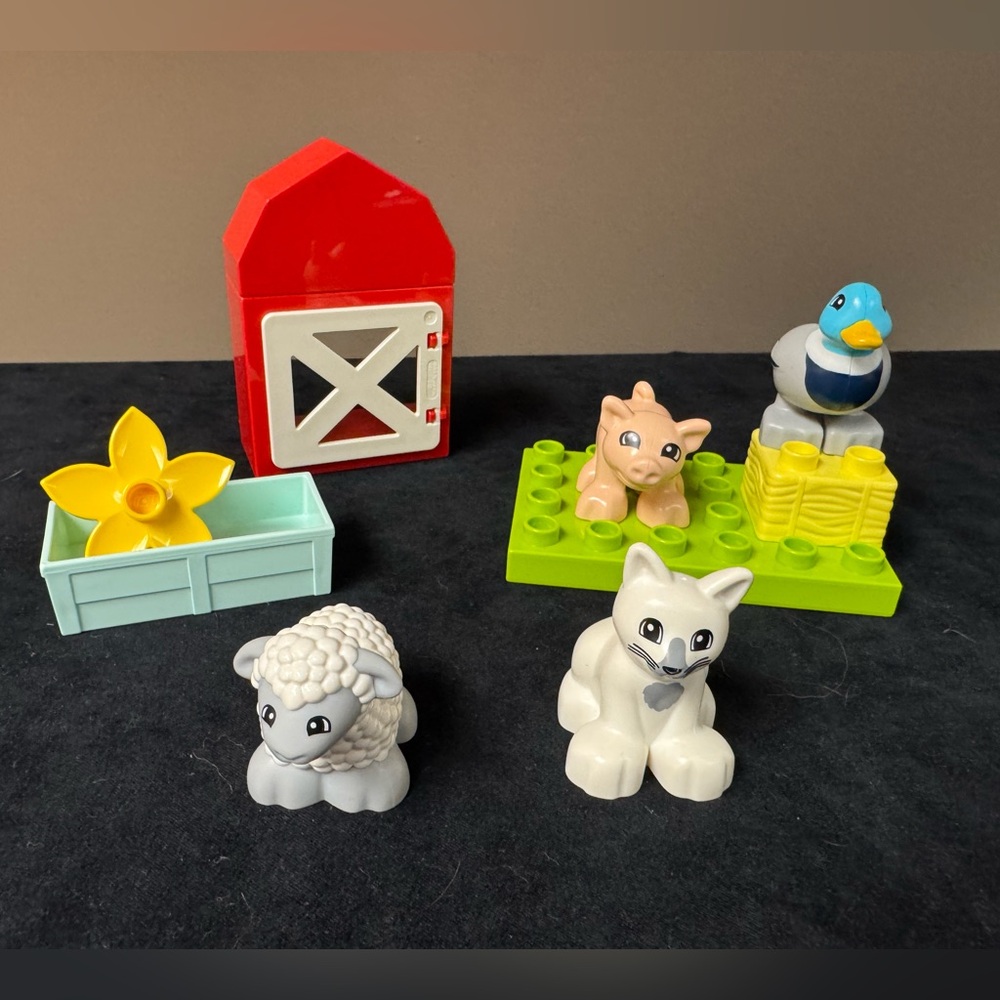 Duplo Lego Farm playset Barn Animals Pig Sheep Duck Cat #10949